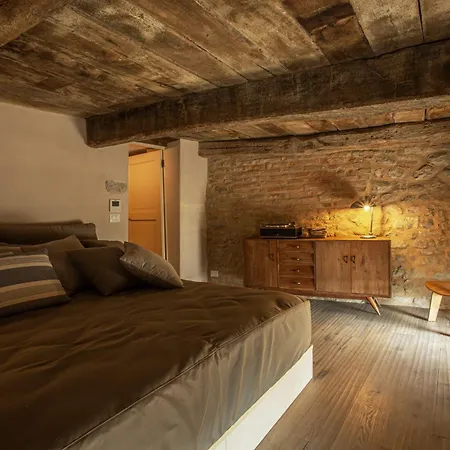 Mon アパート モンフォルテ・ダルバ